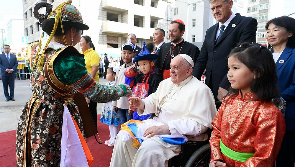Schönborn: Papst setzt in Mongolei Zeichen für Hoffnung und Frieden / Vatican Media Schönborn: Papst setzt in Mongolei Zeichen für Hoffnung und Frieden