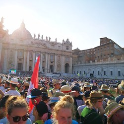 100 Minis aus Vorarlberg waren bei der Papstaudienz am Petersplatz.